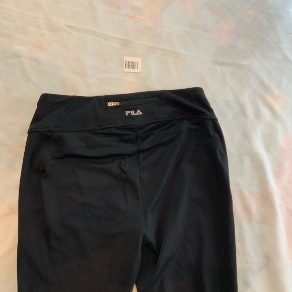 EUC-FILA white & black streaked workout capris - Picture 5 of 5